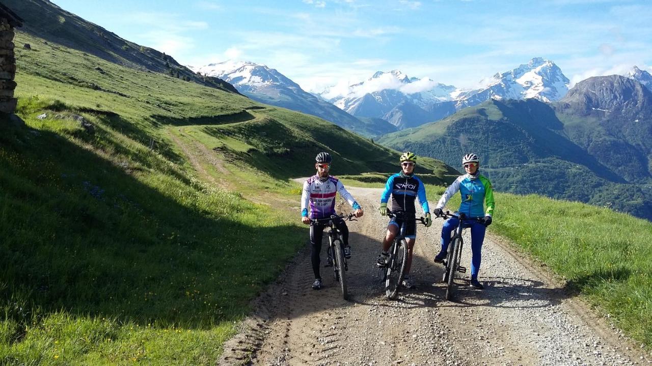 Chalet La Cachette Cyclists & Skiers Le Bourg-dʼOisans Exterior foto