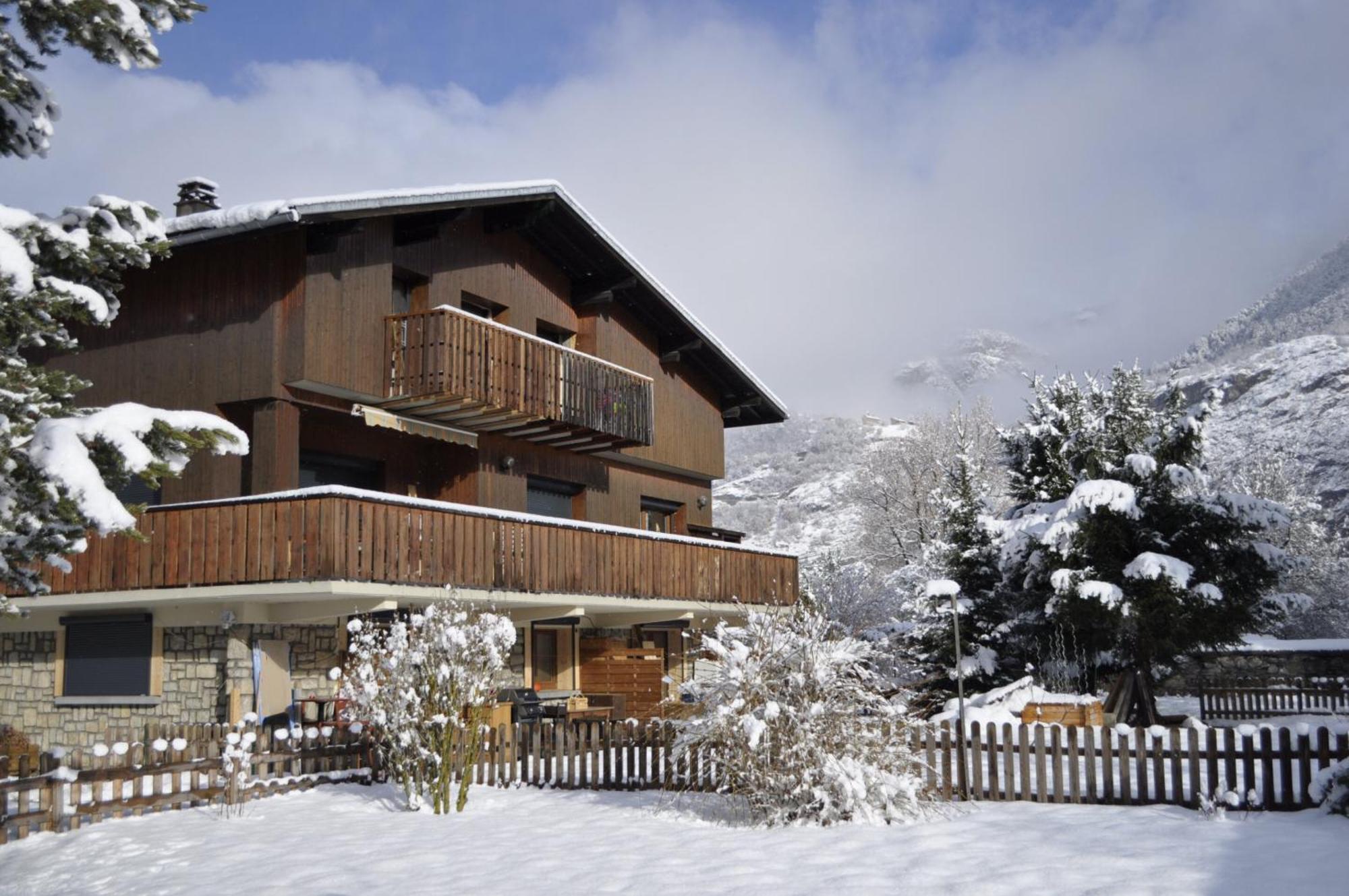 Chalet La Cachette Cyclists & Skiers Le Bourg-dʼOisans Exterior foto