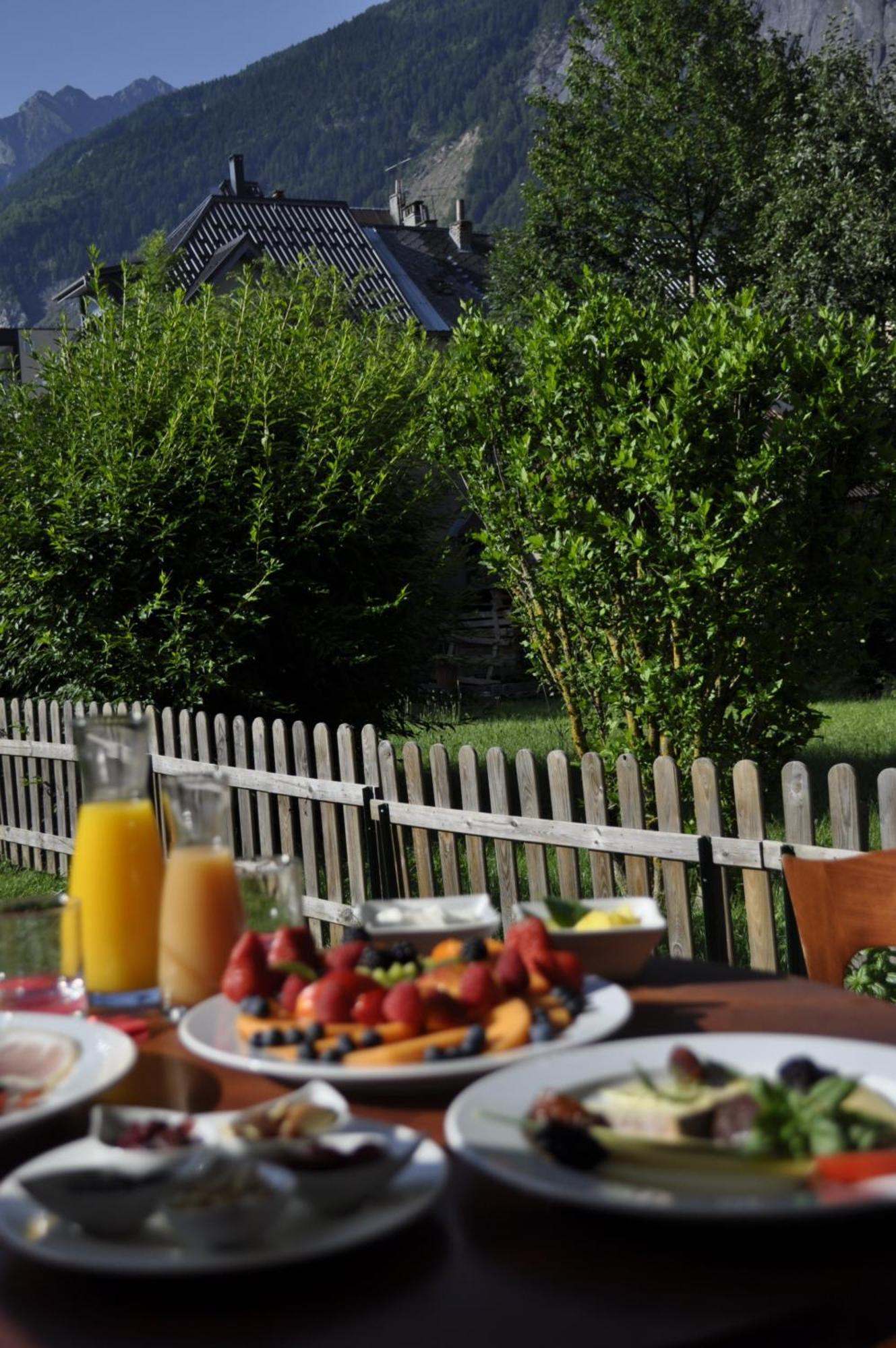 Chalet La Cachette Cyclists & Skiers Le Bourg-dʼOisans Exterior foto