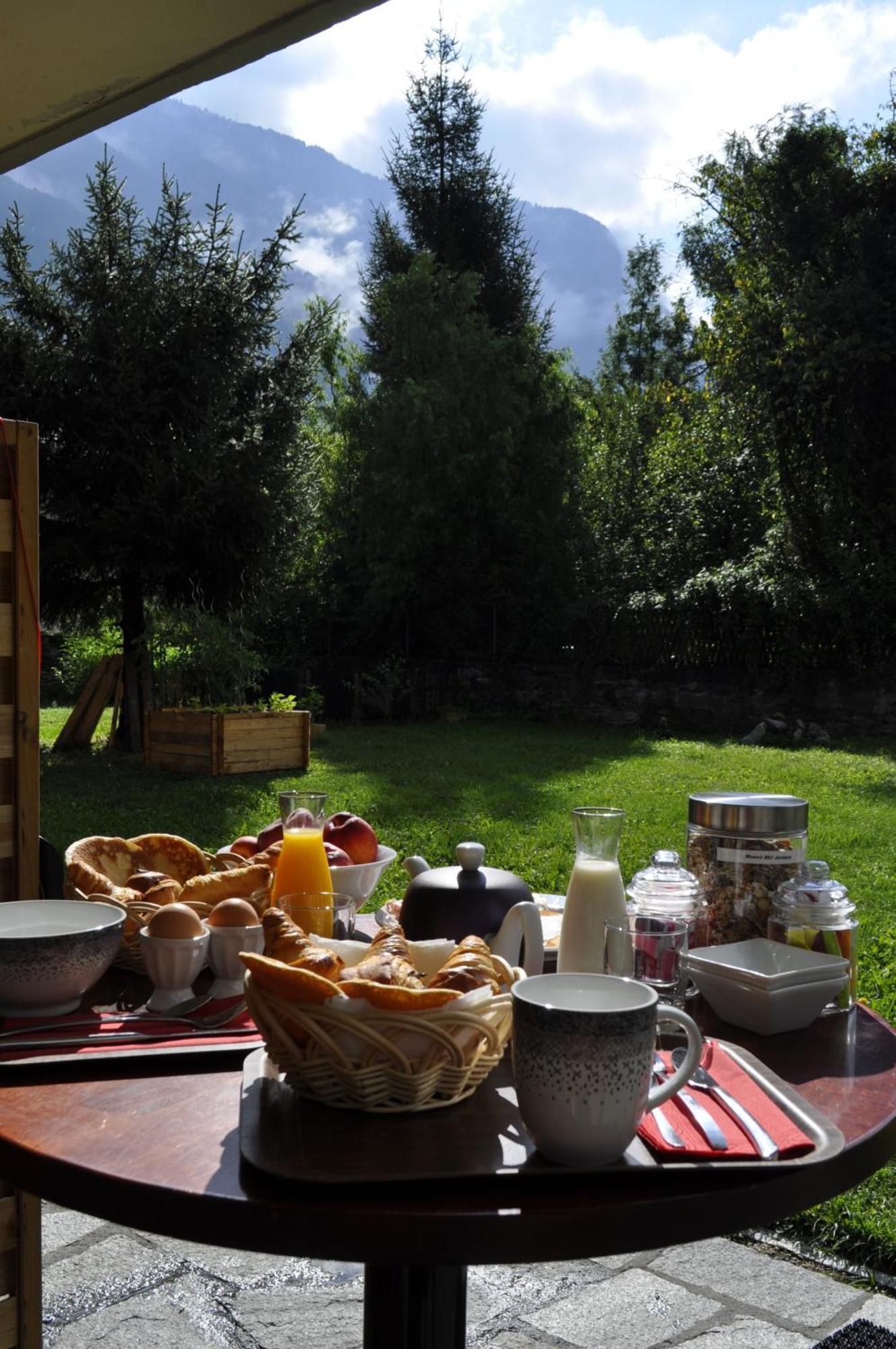 Chalet La Cachette Cyclists & Skiers Le Bourg-dʼOisans Exterior foto