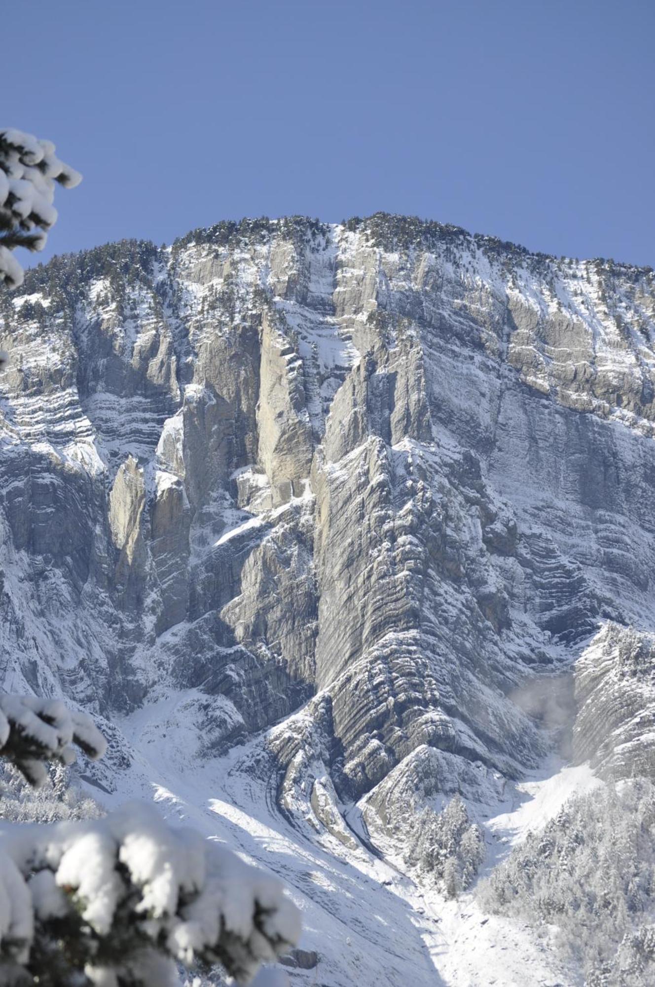 Chalet La Cachette Cyclists & Skiers Le Bourg-dʼOisans Exterior foto
